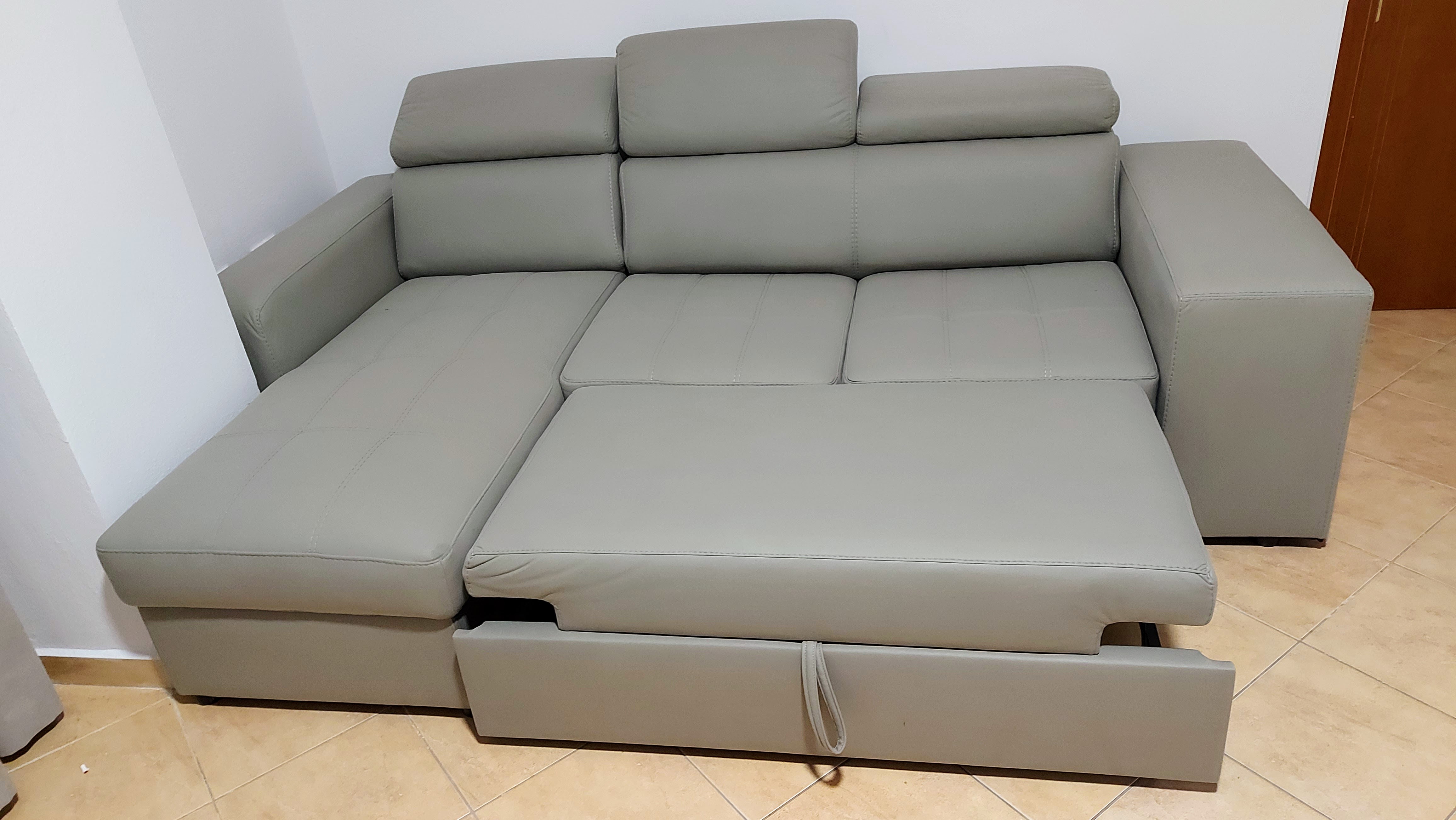 Sofa Closed